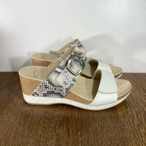 New Dansko Shannon Leather Wedge Sandal Women’s Size 10.5-11 Ivory/Snake